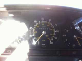 Illustration for article titled For $950, This 1978 Mercedes Benz 240D Will Give You The D